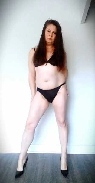 Photo 4 of Jenna Saffire